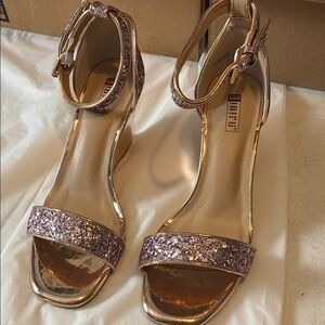 Elegant Pink and Gold Heels with Glittery Ankle Strap